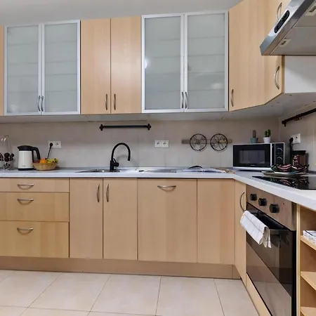 Apartment Center 2 Bedroom Ac